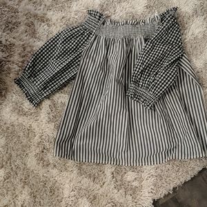 Gap off the shoulder top